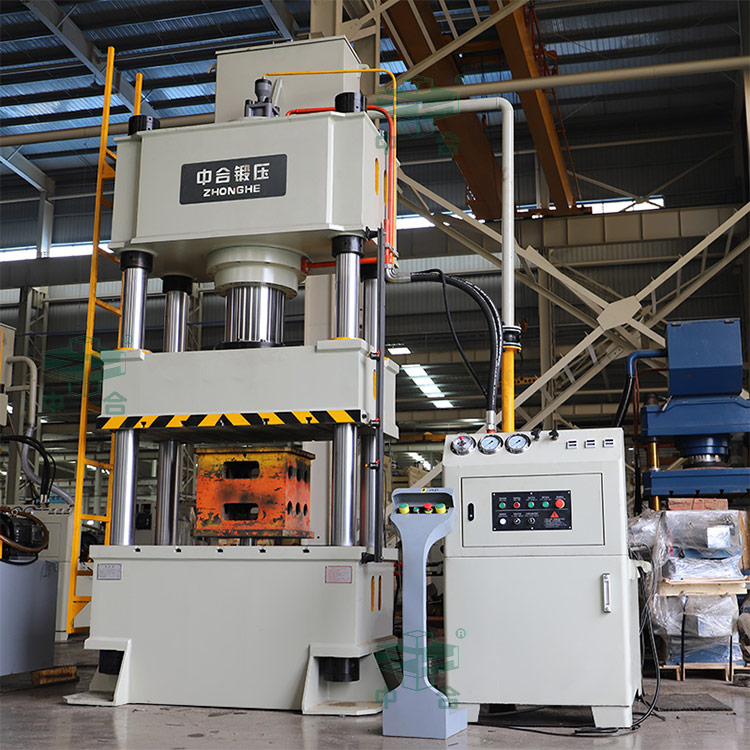 315噸金屬成型液壓機(jī)車(chē)間實(shí)拍.jpg 315噸金屬成型液壓機(jī)車(chē)間實(shí)拍.jpg