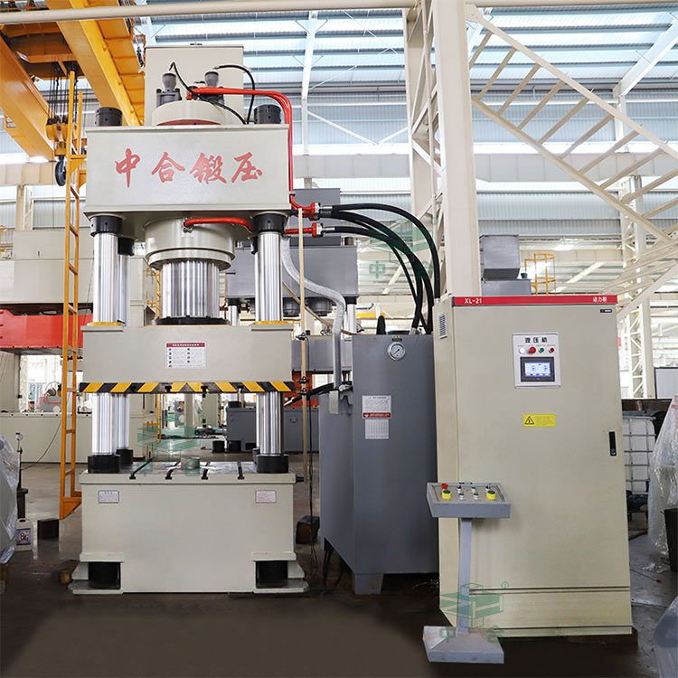 500噸三梁四柱液壓機(jī).jpg 500噸三梁四柱液壓機(jī).jpg