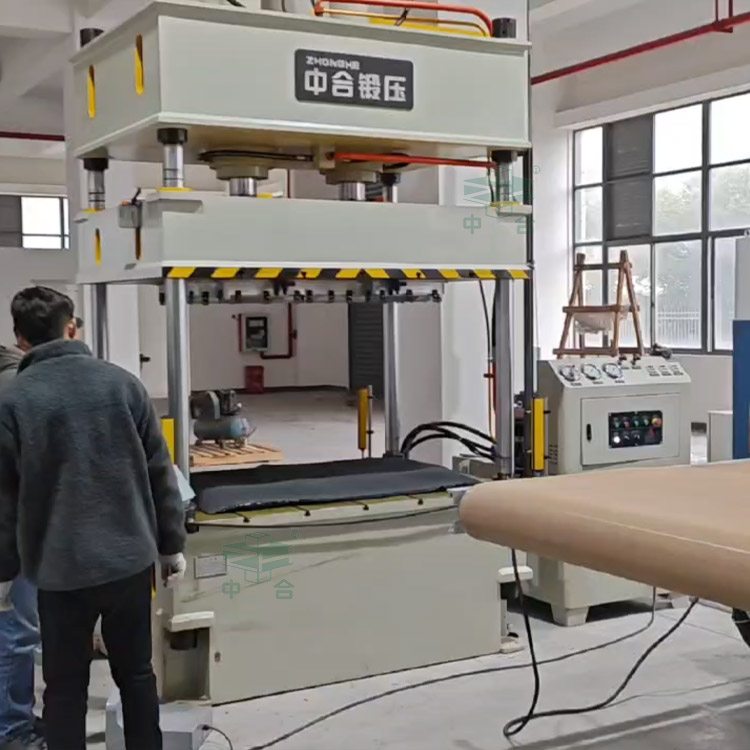 120噸汽車內(nèi)飾件專用液壓機(jī) 120噸汽車內(nèi)飾件專用液壓機(jī)