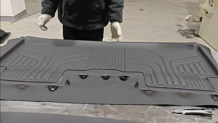 汽車內(nèi)飾件(地墊) 汽車內(nèi)飾件(地墊)