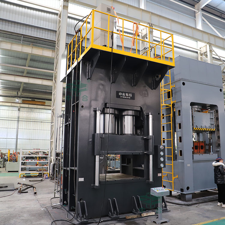 2500噸木屑托盤成型液壓機(jī)車間試機(jī).jpg 2500噸木屑托盤成型液壓機(jī)車間試機(jī).jpg