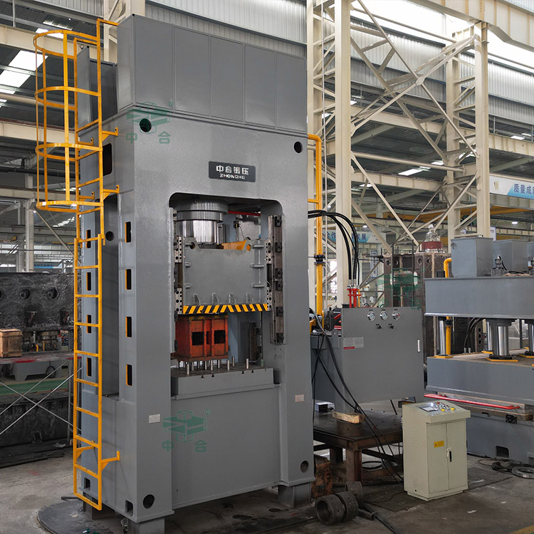 630噸框架式液壓機(jī)帶液壓墊.jpg 630噸框架式液壓機(jī)帶液壓墊.jpg