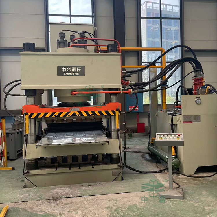 630噸粉末壓塊機客戶現(xiàn)場 630噸粉末壓塊機客戶現(xiàn)場