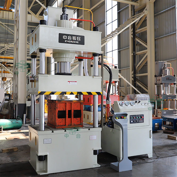 200噸三梁四柱液壓機(jī)車間實拍.jpg 200噸三梁四柱液壓機(jī)車間實拍.jpg