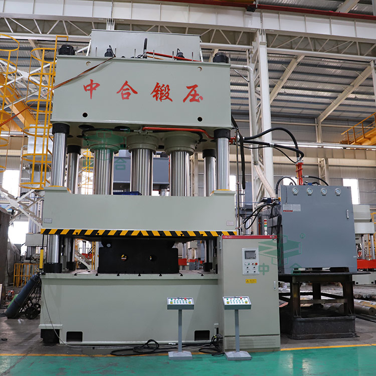 1500噸三梁四柱液壓機(jī) 1500噸三梁四柱液壓機(jī)