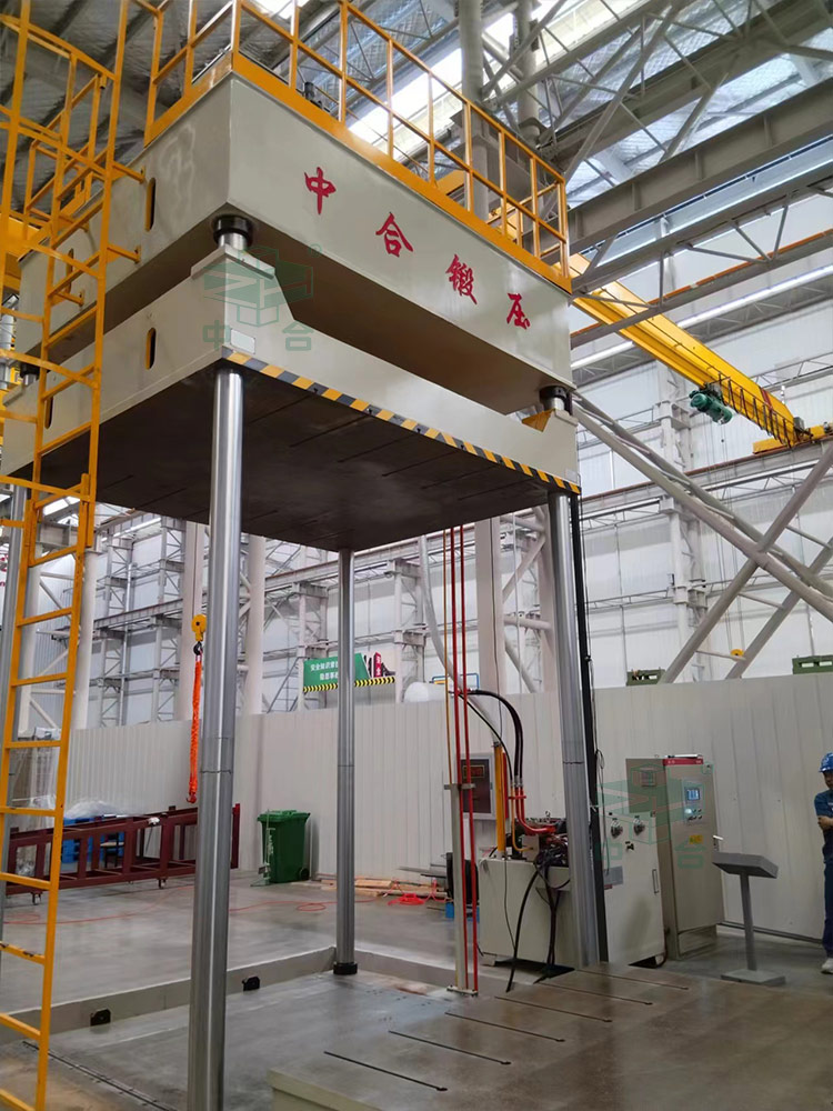 200噸四柱液壓機(jī)客戶現(xiàn)場(chǎng).jpg 200噸四柱液壓機(jī)客戶現(xiàn)場(chǎng).jpg