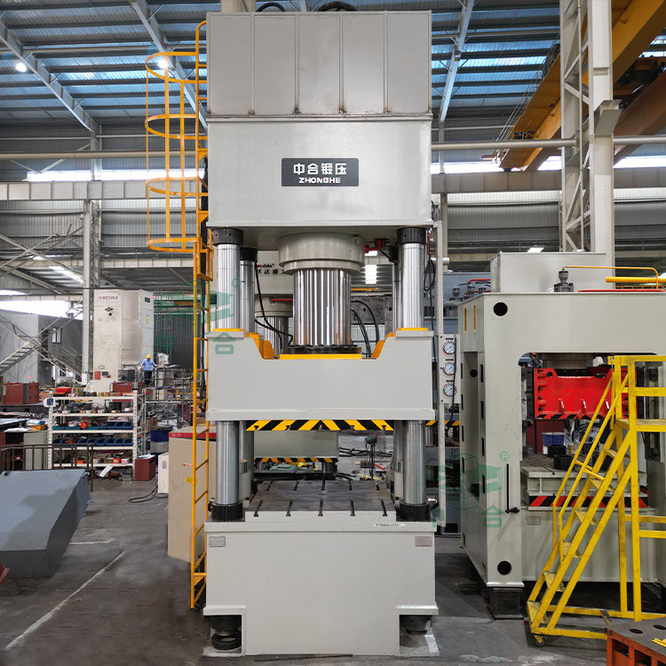 800噸四柱液壓機(jī)車間實(shí)物.jpg 800噸四柱液壓機(jī)車間實(shí)物.jpg