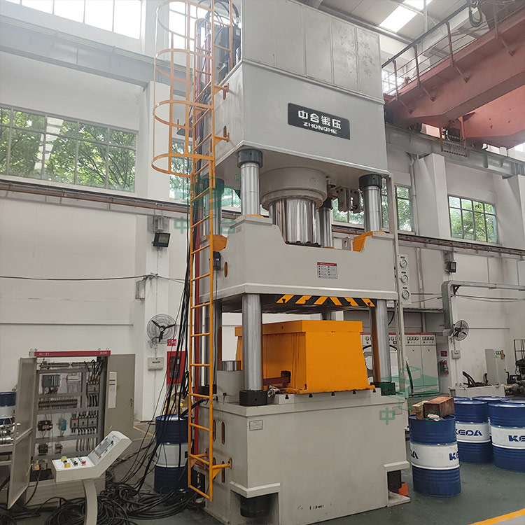 800噸冷擠壓液壓機(jī)安裝試機(jī).jpg 800噸冷擠壓液壓機(jī)安裝試機(jī).jpg