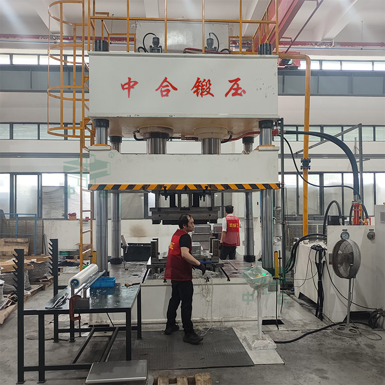 500噸伺服四柱液壓機(jī) 500噸伺服四柱液壓機(jī)