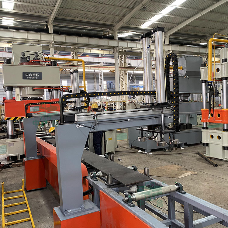 630噸錨桿托盤液壓機(jī)車間實(shí)物.jpg 630噸錨桿托盤液壓機(jī)車間實(shí)物.jpg