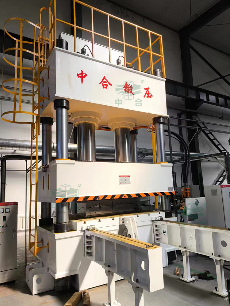 800噸三梁四柱液壓機帶移動工作臺.jpg 800噸三梁四柱液壓機帶移動工作臺.jpg