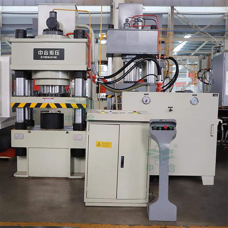 500噸四柱液壓機(jī).jpg 500噸四柱液壓機(jī).jpg