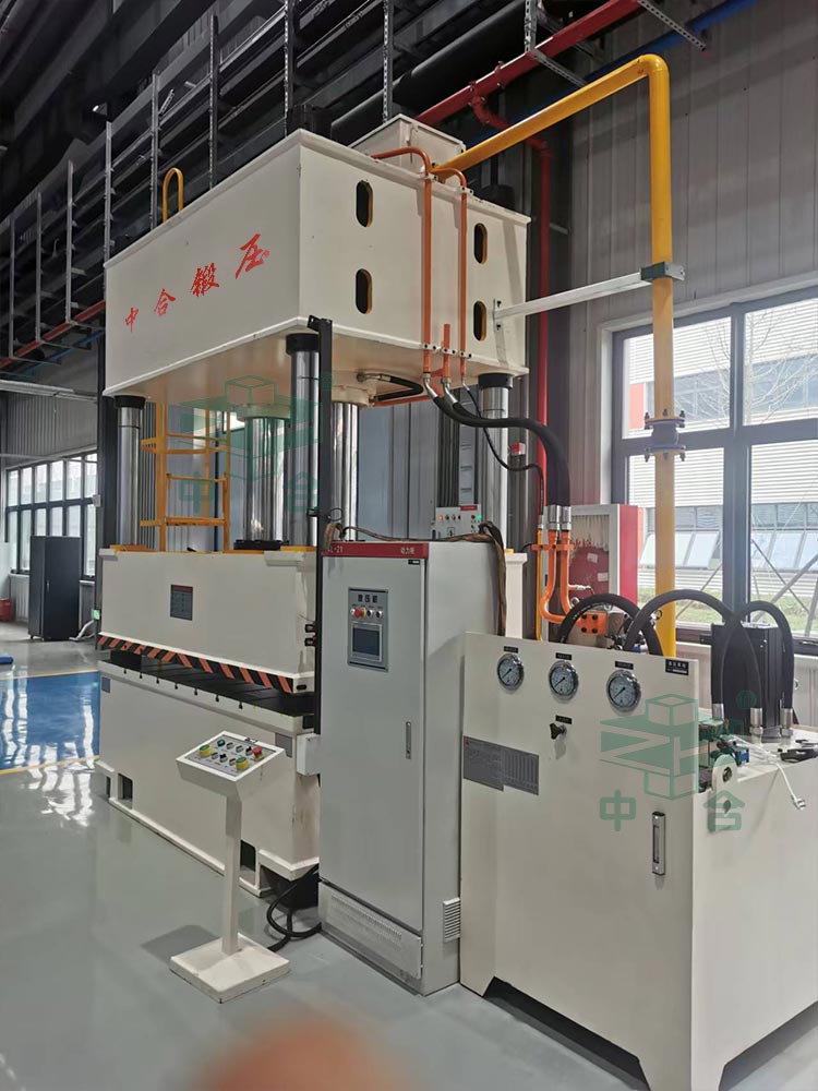 伺服400噸三梁四柱液壓機.jpg 伺服400噸三梁四柱液壓機.jpg