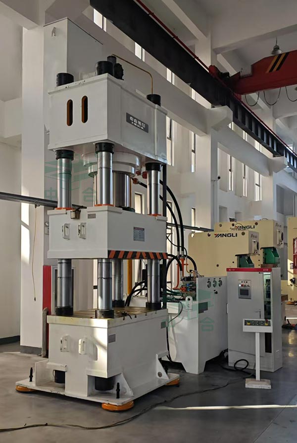 630噸伺服液壓機(圖).jpg 630噸伺服液壓機(圖).jpg