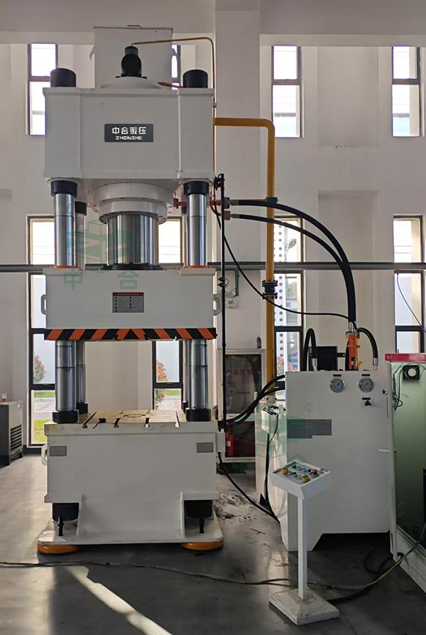 630噸四柱液壓機(圖).jpg 630噸四柱液壓機(圖).jpg