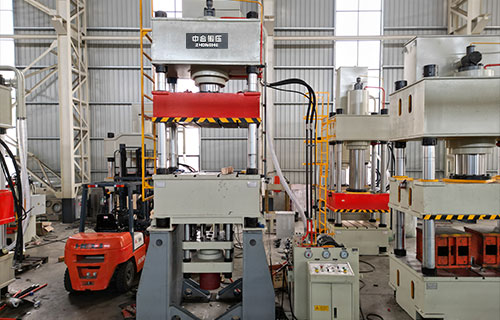 315噸四柱液壓機在金屬加工中的應用