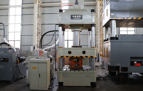 315噸四柱液壓機(jī)如何維護(hù)與保養(yǎng)？滕州液壓機(jī)廠家的專業(yè)建議