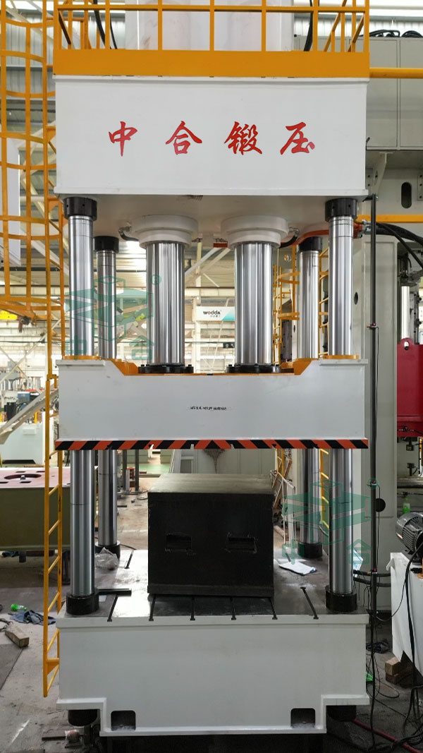 500噸三梁四柱液壓機(jī) 500噸三梁四柱液壓機(jī)