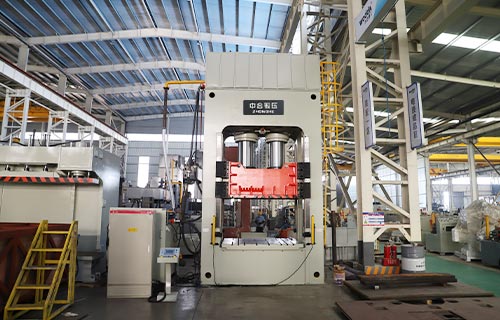 山東800噸液壓機-800噸框架式油壓機