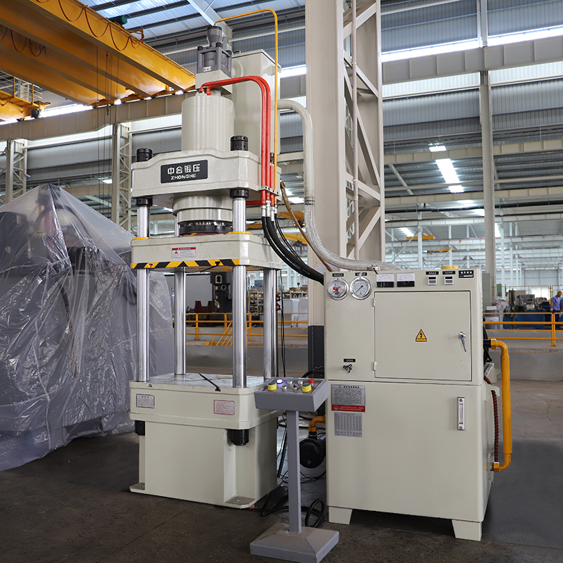 200噸三梁四柱液壓機(jī) 200噸三梁四柱液壓機(jī)