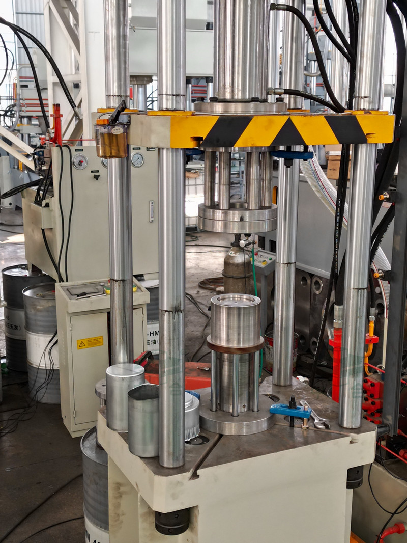 80噸薄板拉伸液壓機(jī) 80噸薄板拉伸液壓機(jī)