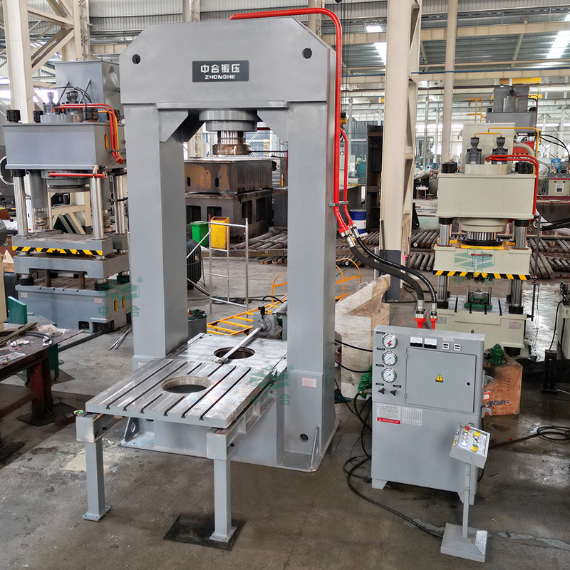 315噸龍門液壓機-鋼板校直設備(圖3) 315噸龍門液壓機-鋼板校直設備(圖3)