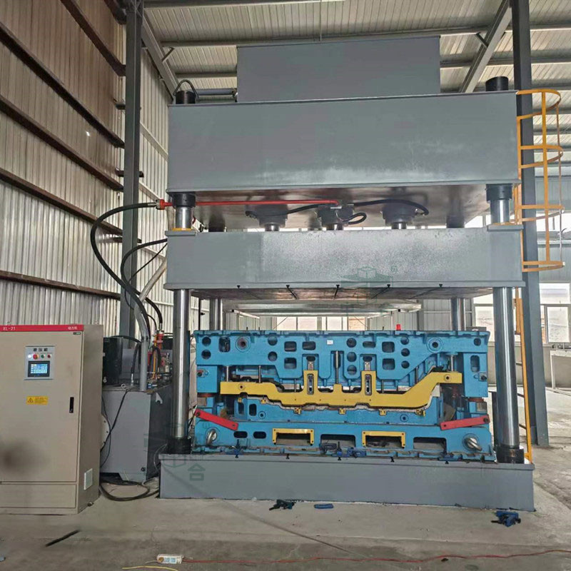 315噸汽車內(nèi)飾件成型液壓機(jī)-大臺(tái)面液壓機(jī)定制(圖3) 315噸汽車內(nèi)飾件成型液壓機(jī)-大臺(tái)面液壓機(jī)定制(圖3)