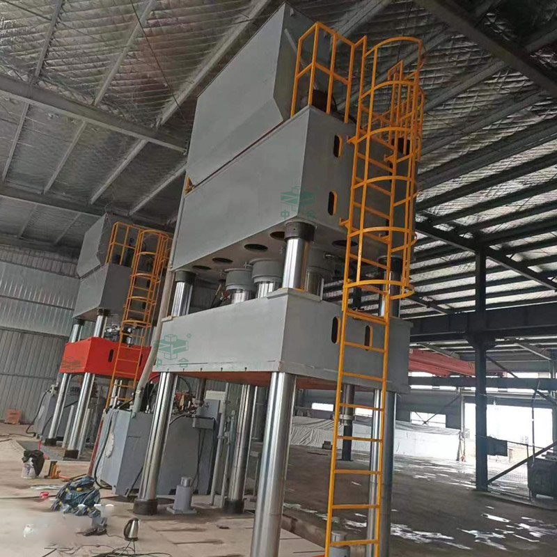 1500噸四柱液壓機(jī) 1500噸四柱液壓機(jī)