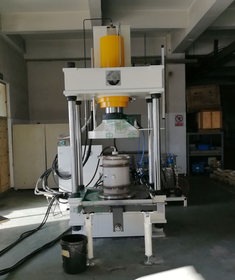 200噸液壓式打壓試驗(yàn)機(jī)-四柱兩梁液壓機(jī)(圖2) 200噸液壓式打壓試驗(yàn)機(jī)-四柱兩梁液壓機(jī)(圖2)