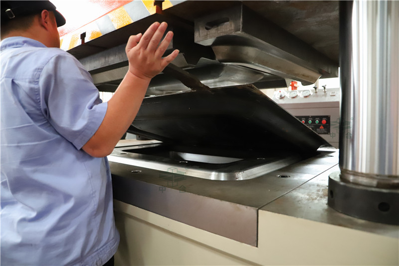 火車門板整形修復(fù)液壓機-鋼板壓平設(shè)備(圖5) 火車門板整形修復(fù)液壓機-鋼板壓平設(shè)備(圖5)