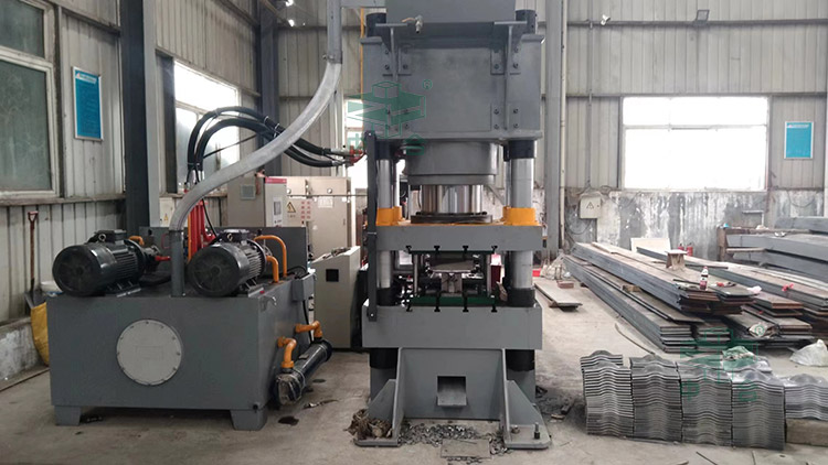 500噸錨桿托盤液壓機客戶現(xiàn)場 500噸錨桿托盤液壓機客戶現(xiàn)場